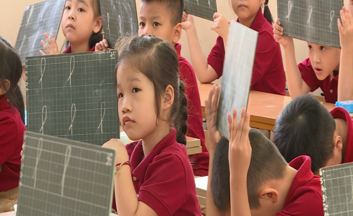 Chương trình học của trẻ nặng